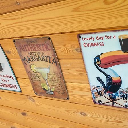Lanterns Shepherds Huts & Glamping Happisburgh Exteriör bild