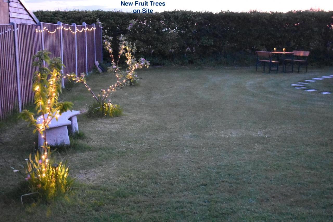 Lanterns Shepherds Huts & Glamping Happisburgh Exteriör bild