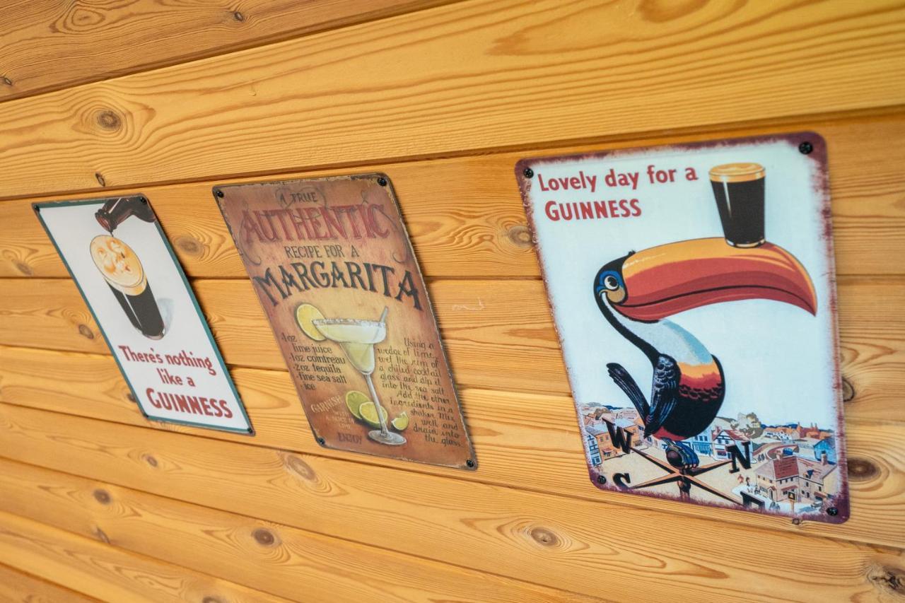 Lanterns Shepherds Huts & Glamping Happisburgh Exteriör bild