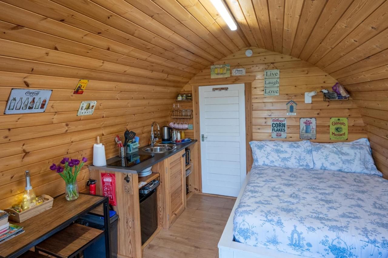 Lanterns Shepherds Huts & Glamping Happisburgh Exteriör bild