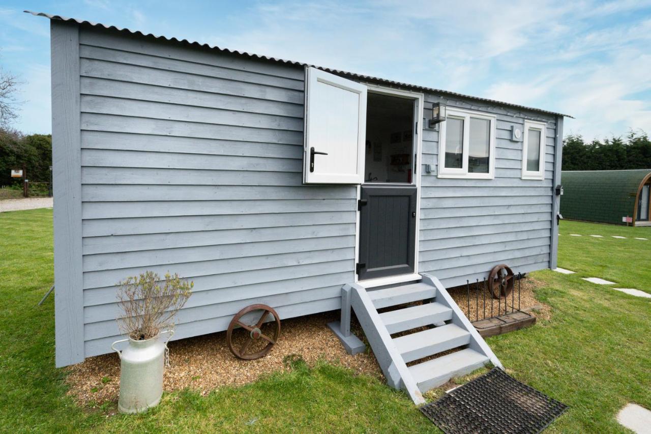 Lanterns Shepherds Huts & Glamping Happisburgh Exteriör bild