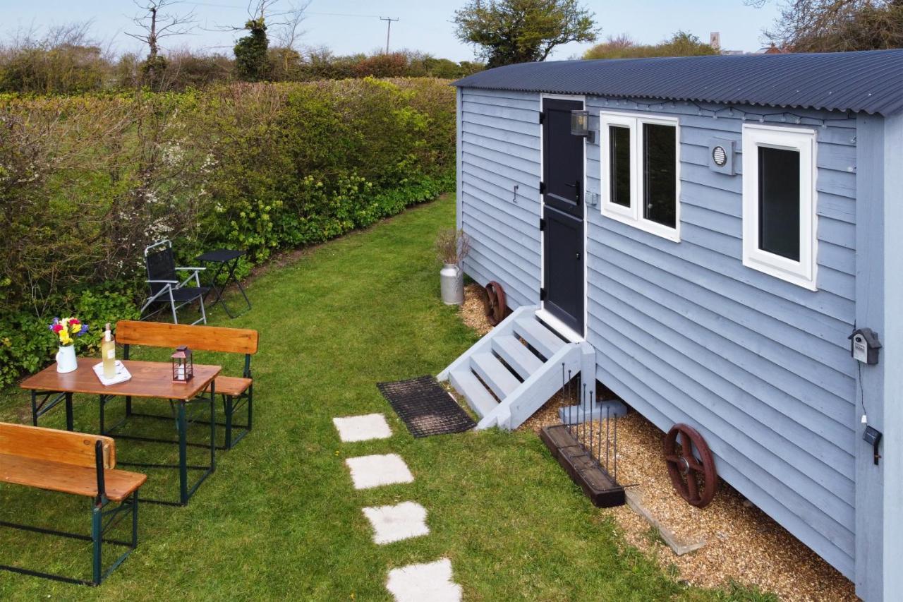 Lanterns Shepherds Huts & Glamping Happisburgh Exteriör bild